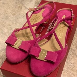 Ferragamo bow middle heel size 36.5 fuchsia